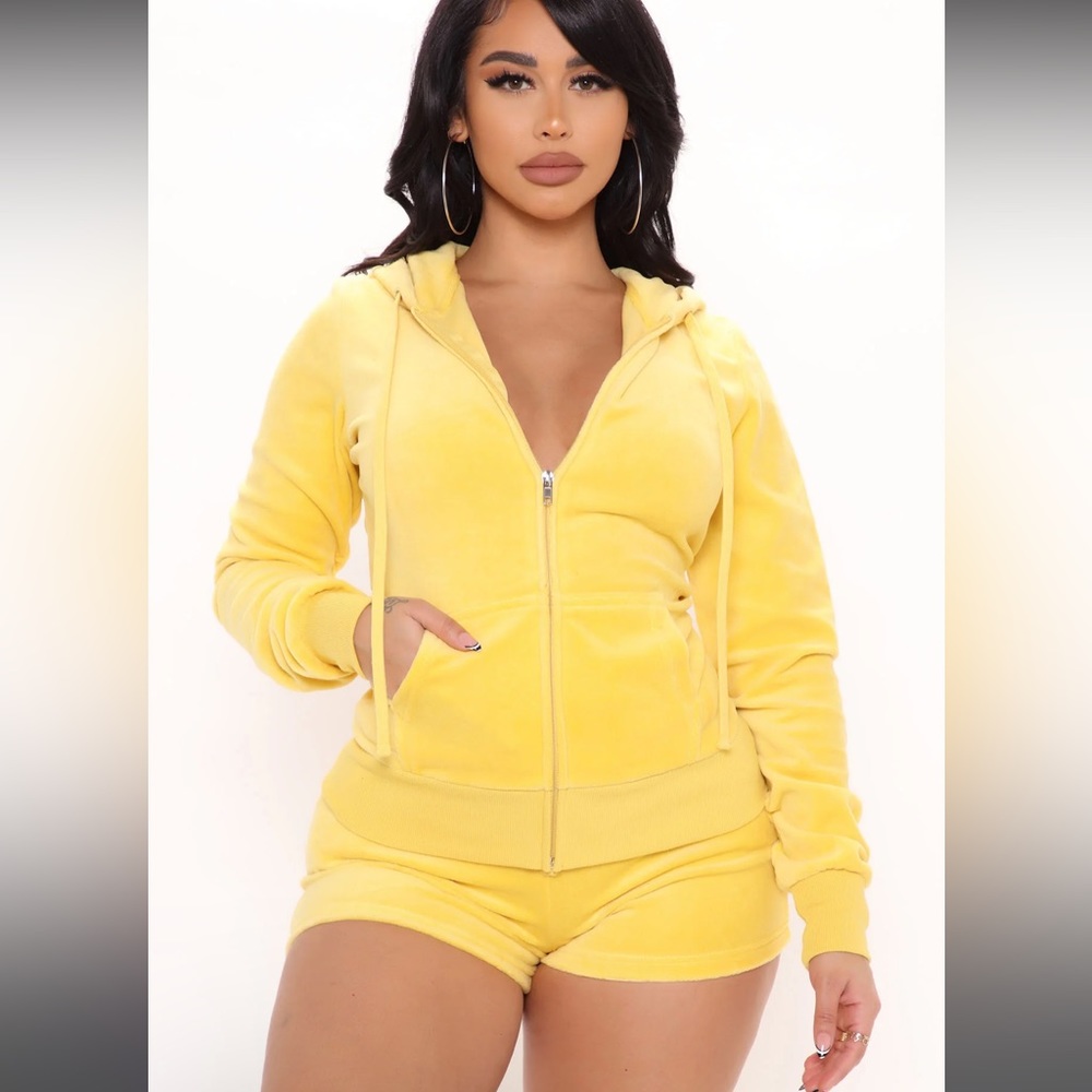 COPY - The Og Trendsetter Velour Short Set Yellow
